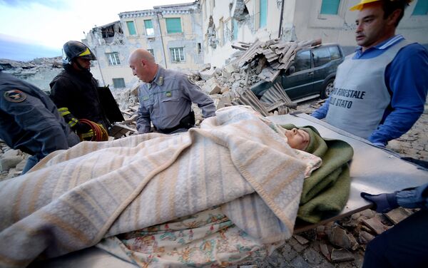 بلدة أماتريسي الإيطالية التي ضربها زلزال بلغت قوته 6.1 — 6.2 درجة - سبوتنيك عربي