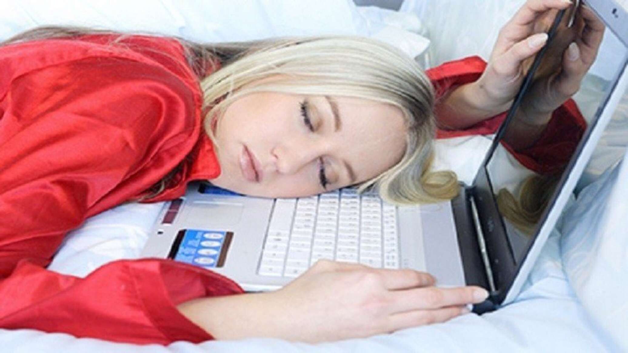 ابتكار جهاز أمريكي "للعمل أثناء النوم"... صور