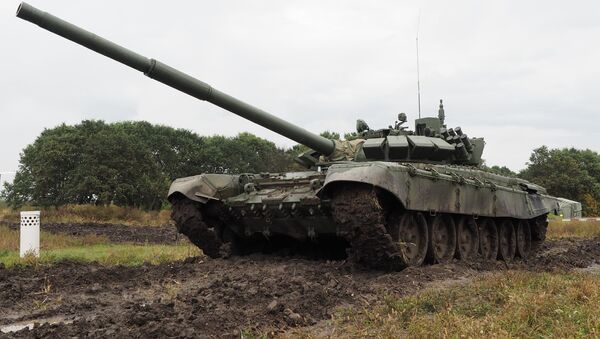 دبابة تي-72 ب.3  خلال التدريب الميداني في حقل عسكري مولكينو في منطقة كراسنودارسكي كراي، روسيا - سبوتنيك عربي