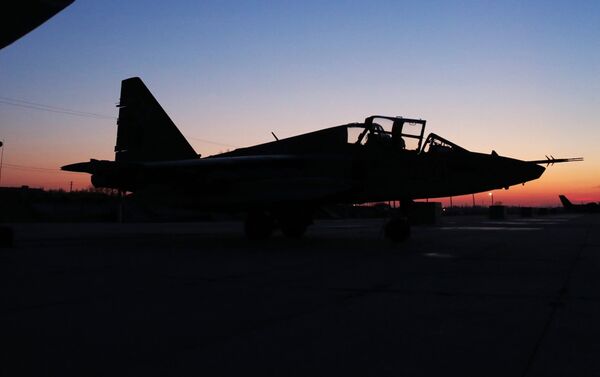 مقاتلة سو-25 خلال عودتها لسوريا من روسيا - سبوتنيك عربي