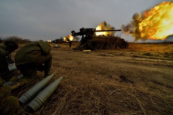 مدفعية 2إس5 غياتسينت تطلق النار ضمن إطار تدريب شامل. - سبوتنيك عربي