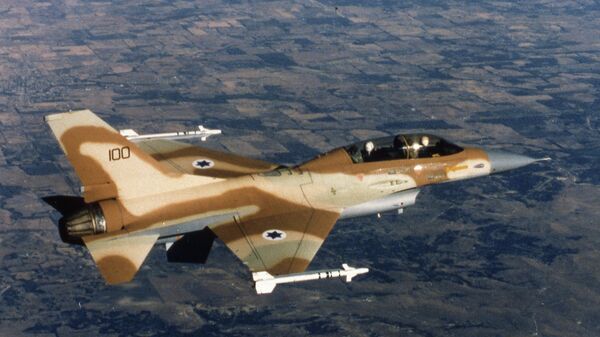 An Israeli Air Force F-16 jet fighter in flight over Israel 1980. - سبوتنيك عربي