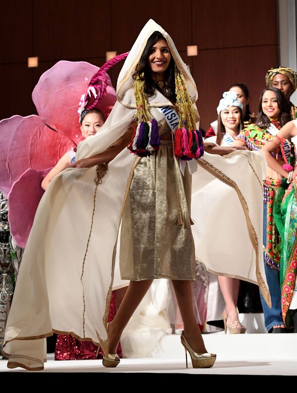 المسابقة الدولية لـ ملكة الجمال في طوكيو لعام 2016، التونسية هبة تلمودي وزيها الوطني، 11 أكتوبر/ تشرين الأول 2016 - سبوتنيك عربي