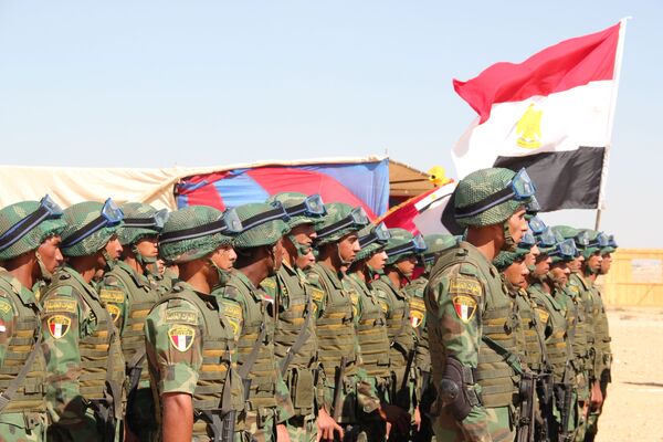 جنود مصريون خلال تدريبات مكافحة الإرهاب المصرية الروسية حماة الصداقة 2016 - سبوتنيك عربي