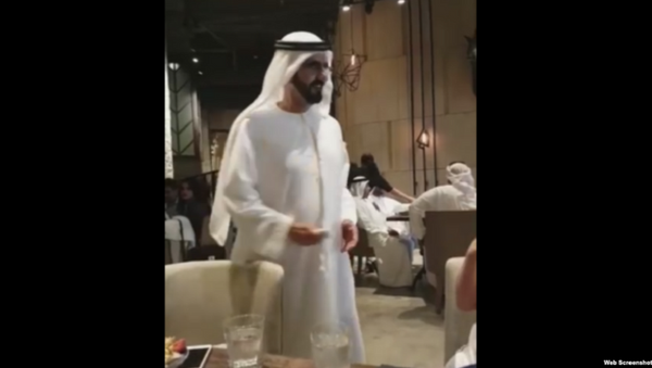 حاكم دبي يمازح غادة عبد الرزاق - سبوتنيك عربي