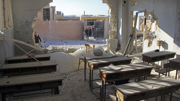 أضرار جسيمة لمدرسة في محافظة إدلب، سوريا 26 أكتوبر/ تشرين الأول 2016 - سبوتنيك عربي