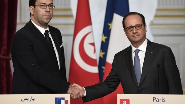 الرئيس الفرنسي فرانسوا هولاند ورئيس الوزراء التونسي يوسف الشاهد - سبوتنيك عربي