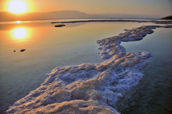 وقت غروب الشمس على ساحل البحر الميت - سبوتنيك عربي