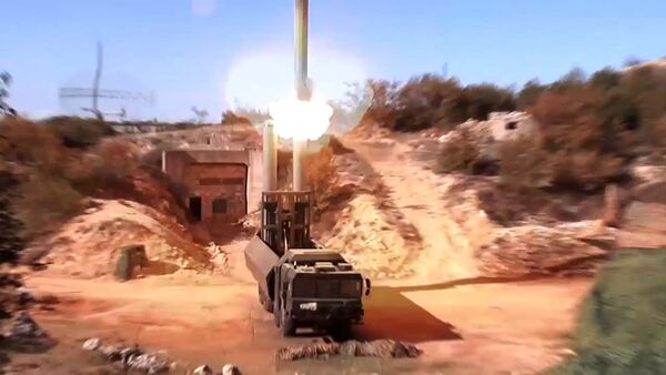 إطلاق الصاروخ المجنح أونيكس من منظومة الصواريخ الساحلية باستيون على مواقع الجماعات المسلحة غير المشروعة في سوريا - سبوتنيك عربي