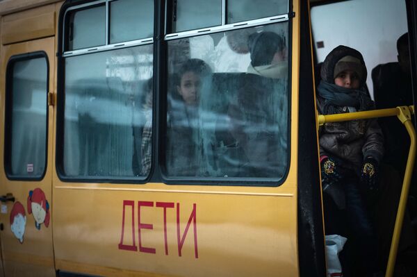 وصول مجموعة من الأطفال السوريين إلى مدينة سانت بطرسبورغ الروسية لتلقي العلاج في الأكاديمية الطبية العسكرية - سبوتنيك عربي
