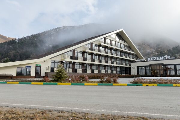 فندق بيراميدا بمنتجع سياحي بجوار جبال بحيرة كيزينوي-آم - سبوتنيك عربي