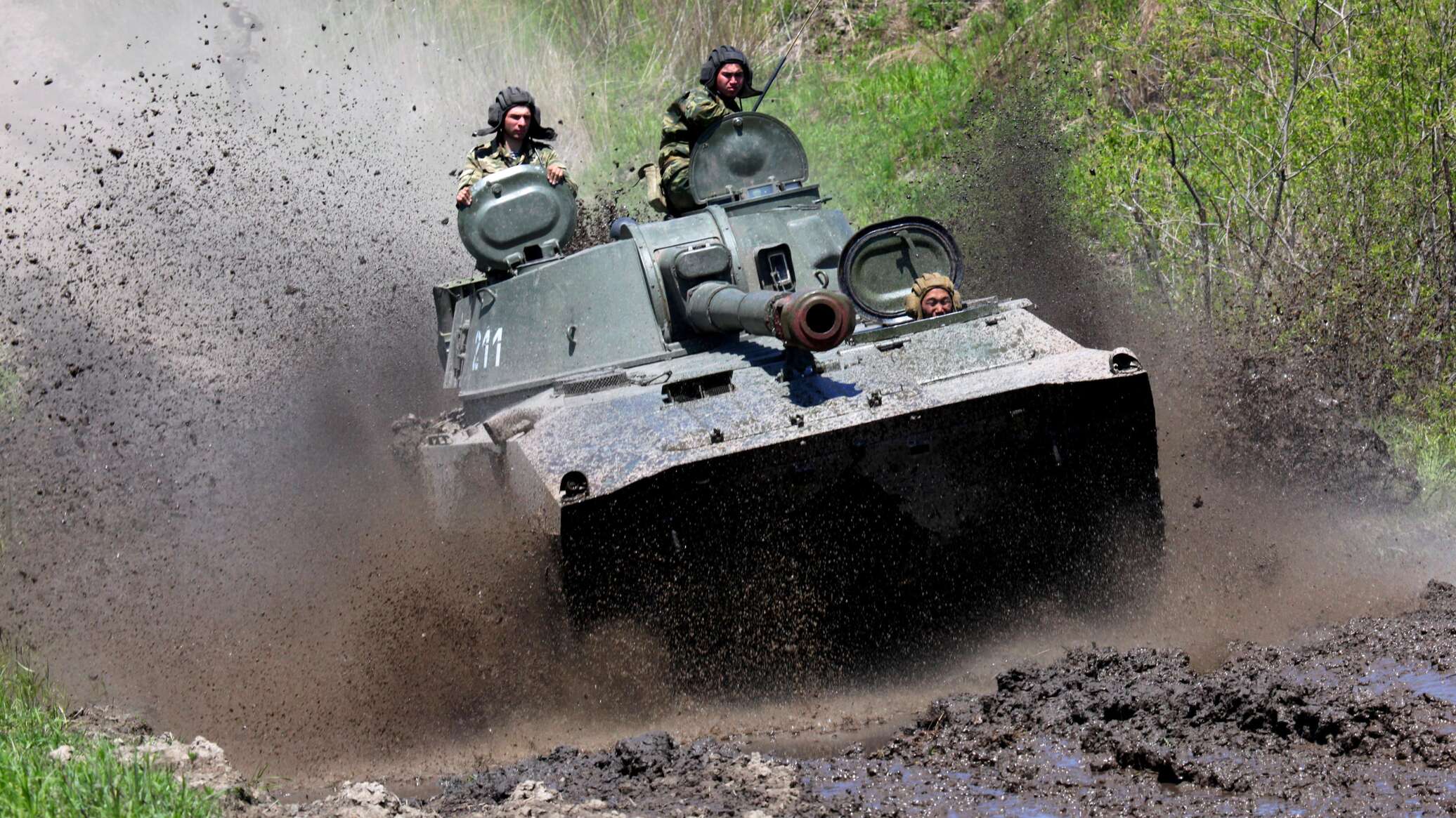 المدفعية الروسية تدمر معاقل للجيش الأوكراني وتحيد مجموعات عسكرية أوكرانية... فيديو