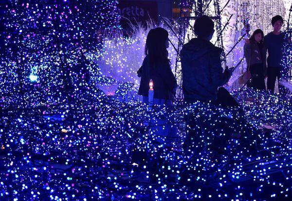 270.000 وحدة ضوئية في مهرجان ضوئي كانيوندازور في طوكيو، اليابان 20 نوفمبر/ تشرين الثاني 2016 وسيستمر إلى 14 فبراير/ شباط 2017. - سبوتنيك عربي