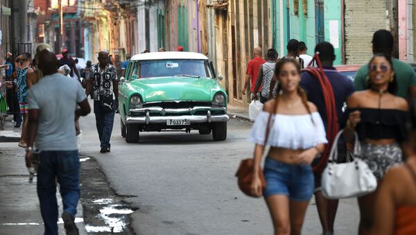 سكان مدينة هافانا في ضواحيها التاريخية القديمة - سبوتنيك عربي