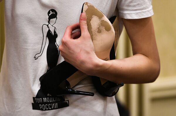 المشاركات في نهائي مسابقة أجمل عارضة أزياء في روسيا 2016 في فندق Korston Club Hotel في موسكو. - سبوتنيك عربي