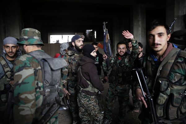 الجيش السوري يستعد لمعركة راموسة في حلب الشرقية، 5 ديسمبر/ كانون الأول 2016 - سبوتنيك عربي