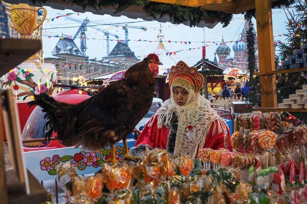 مهرجان أعياد رأس السنة على الساحة الحمراء في موسكو، روسيا، 7 ديسمبر/ كانون الأول 2016 - سبوتنيك عربي
