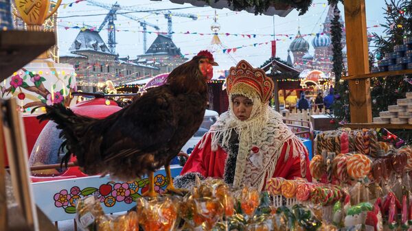مهرجان أعياد رأس السنة على الساحة الحمراء في موسكو، روسيا 7 ديسمبر/ كانون الأول 2016 - سبوتنيك عربي