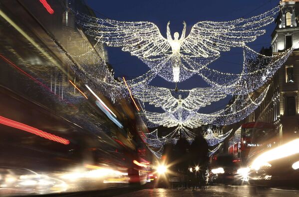 أضواء الزينة في شوارع لندن، بريطانيا، 3 ديسمبر/ كانون الأول 2016 - سبوتنيك عربي