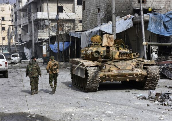 قوات الجيش السوري في شرق مدينة حلب، 12 ديسمبر/ كانون الأول 2016 - سبوتنيك عربي