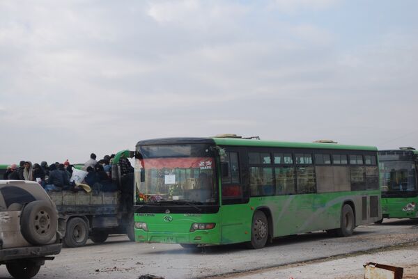 تعليق عملية إجلاء المسلحين من الأحياء الشرقية لحلب تعليق عملية إجلاء المسلحين من الأحياء الشرقية لحلب - سبوتنيك عربي
