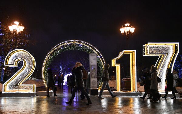 افتتاح مهرجان رحلة إلى عيد الميلاد في ساحة مانيجنايا بموسكو. - سبوتنيك عربي