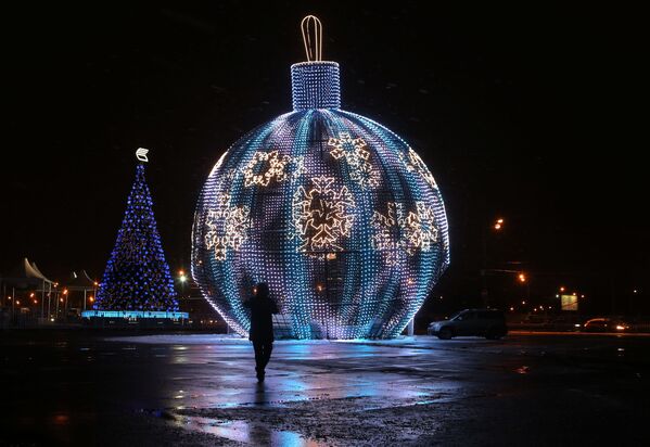 افتتاح مهرجان رحلة إلى عيد الميلاد في ساحة بوكلونايا غورا بموسكو. - سبوتنيك عربي