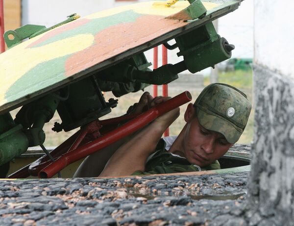 جندي من قوات الصواريخ الاستراتيجية الروسية - سبوتنيك عربي