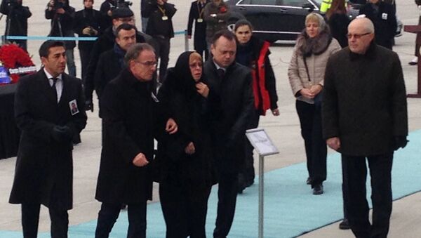نقل جثمان السفير الروسي أندريه كارلوف من مطار أنقرة - سبوتنيك عربي