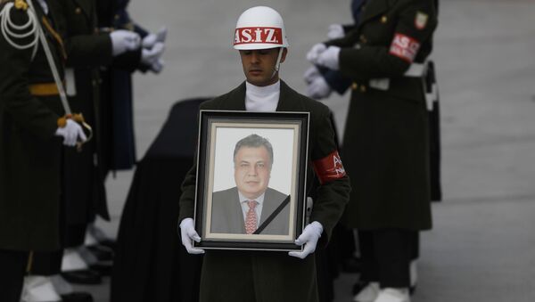 نقل جثمان السفير الروسي أندريه كارلوف من العاصمة التركية إلى الوطن روسيا عبر مطار أنقرة الدولي - سبوتنيك عربي