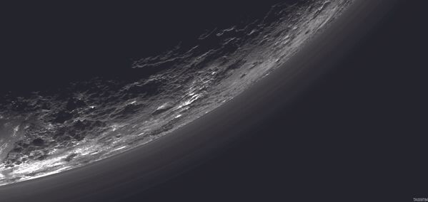 طبقات من الضباب فوق جوانب كوكب بلوتو - سبوتنيك عربي
