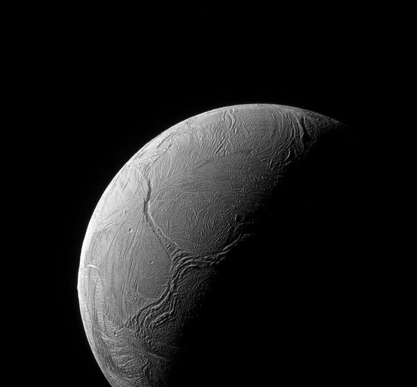 سطح القمر إنسيلادوس - سبوتنيك عربي