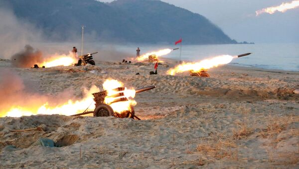 إطلاق صواريخ باليستية، كوريا الشمالية 21 ديسمبر/ كانون الأول 2016 - سبوتنيك عربي