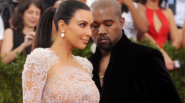 Kim Kardashian and Kanye West arrive at The Metropolitan Museum of Art's Costume Institute benefit gala. - سبوتنيك عربي