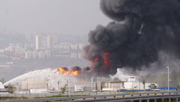 حريق صهاريج وقود في حيفا - سبوتنيك عربي