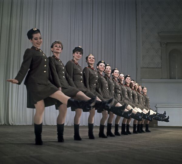 فرقة الرقص النسائية التابعة لفرقة ألكسندروف - سبوتنيك عربي