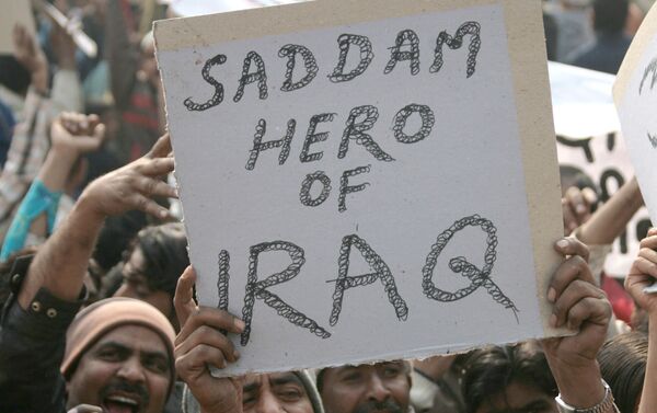 احتجاجات عارمة في شوارع مدينة نيو دلهي عقب نبأ إعدام الرئيس العراقي السابق صدام حسين، 31 ديسمبر/ كانون الأول 2006 - سبوتنيك عربي