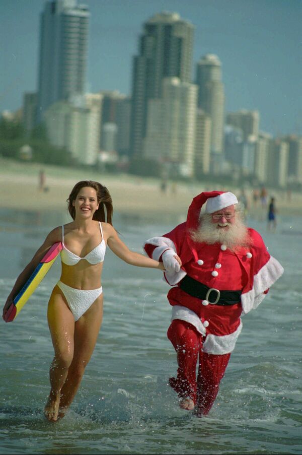 فتيات بابا نويل في أستراليا، 17 ديسمبر/ كانون الأول 1995 - سبوتنيك عربي