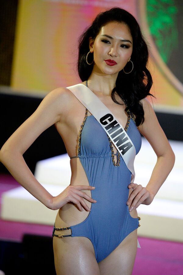 ملكة جمال الكون - ميس الصين، لي تشين ينغ، خلال عرض البيكيني في مدينة سيبو بالفلبين، 17 يناير/ كانون الثاني 2017 - سبوتنيك عربي