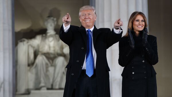 الرئيس الأمريكي المنتخب دونالد ترامب وزوجته  ميلانيا ترامب - سبوتنيك عربي