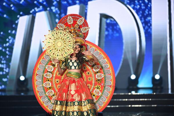 المتسابقة Roshmita Harimurthy تمثل الهند في مسابقة ملكة جمال الكون بالزي الوطني - سبوتنيك عربي