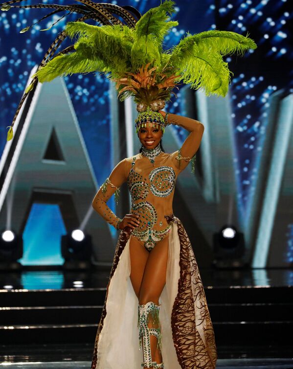 المتسابقة Soyini Fraser تمثل غيانا في مسابقة ملكة جمال الكون بالزي الوطني - سبوتنيك عربي