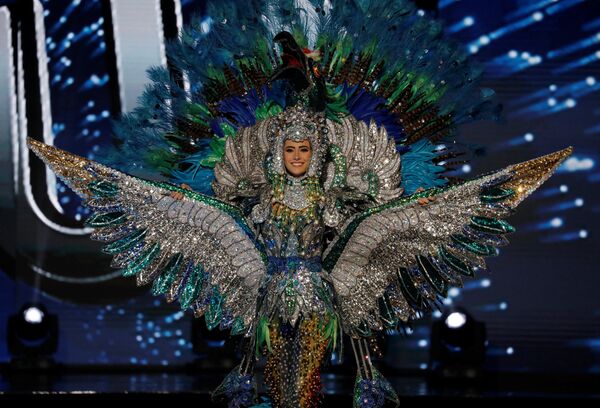 المتسابقة التي تمثل نيكاراغوا في مسابقة ملكة جمال الكون بالزي الوطني - سبوتنيك عربي