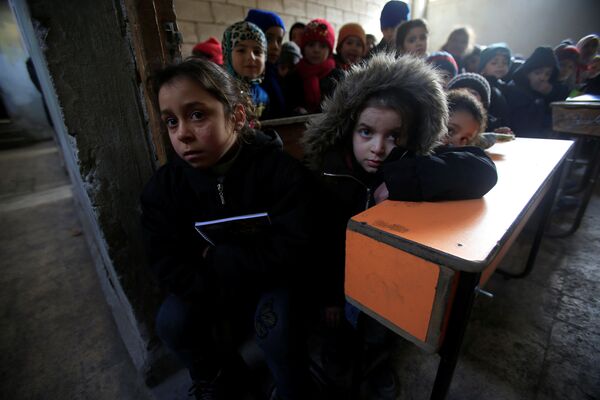 أطفال في مدرسة في حلب، سوريا 30 يناير/ كانون الثاني 2017 - سبوتنيك عربي