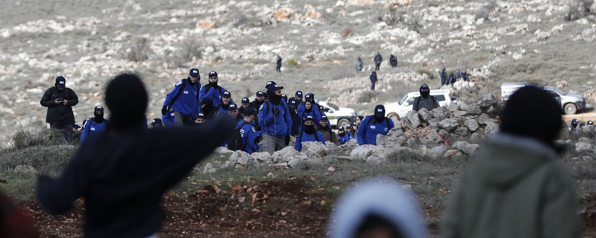 مستوطنون إسرائيليون  في أمونا شمال شرق رام الله بالضفة الغربية، فلسطين 1 فبراير/ شباط 2017 - سبوتنيك عربي, 1920, 11.11.2022