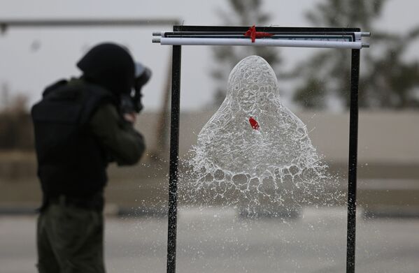 عنصر من قوات الأمن الفلسطيني خلال التدريبات بمخيم للشباب في مدينة أريحا، الضفة الغربية، فلسطين 25 يناير/ كانون الثاني 2017 - سبوتنيك عربي