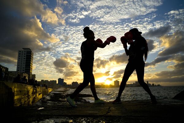 الملاكمة النسائية في هافانا، كوبا 30 يناير/ كانون الثاني 2017 - سبوتنيك عربي