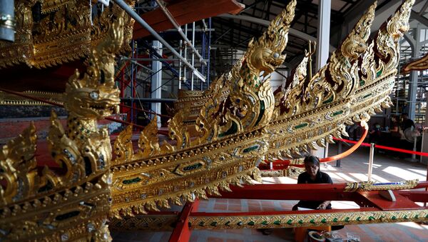 عربة مذهبة لنقل ملك تايلاند - سبوتنيك عربي