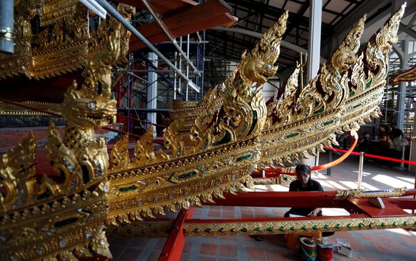 عربة مذهبة لنقل ملك تايلاند - سبوتنيك عربي