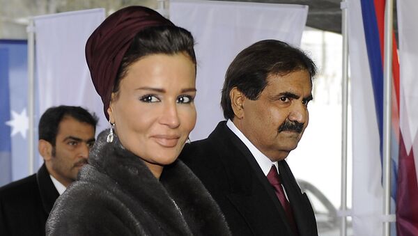 أمير قطر الشيخ حمد بن خليفة الثاني برفقة زوجته الشيخة موزة - سبوتنيك عربي